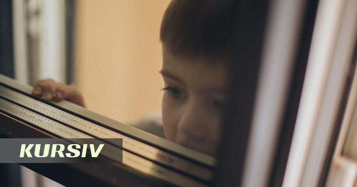 Павлодарда бір жарым жасар бала алтыншы қабаттан құлап қаза тапты