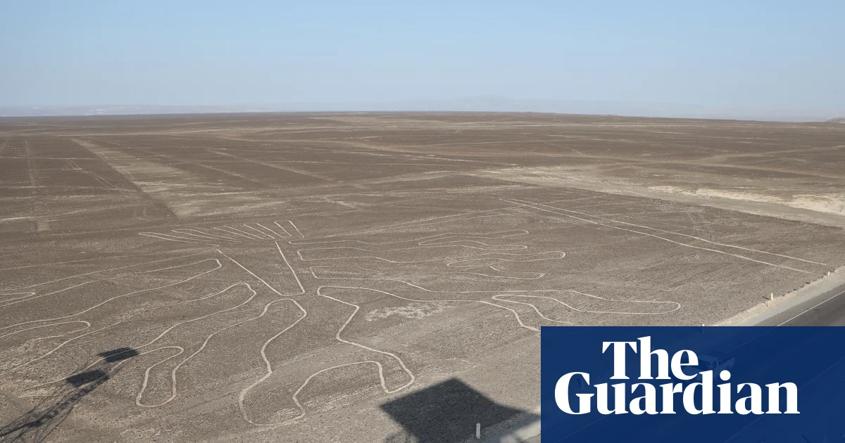 В Перу при крушении туристического самолета над линиями Наски погибли 13 человек