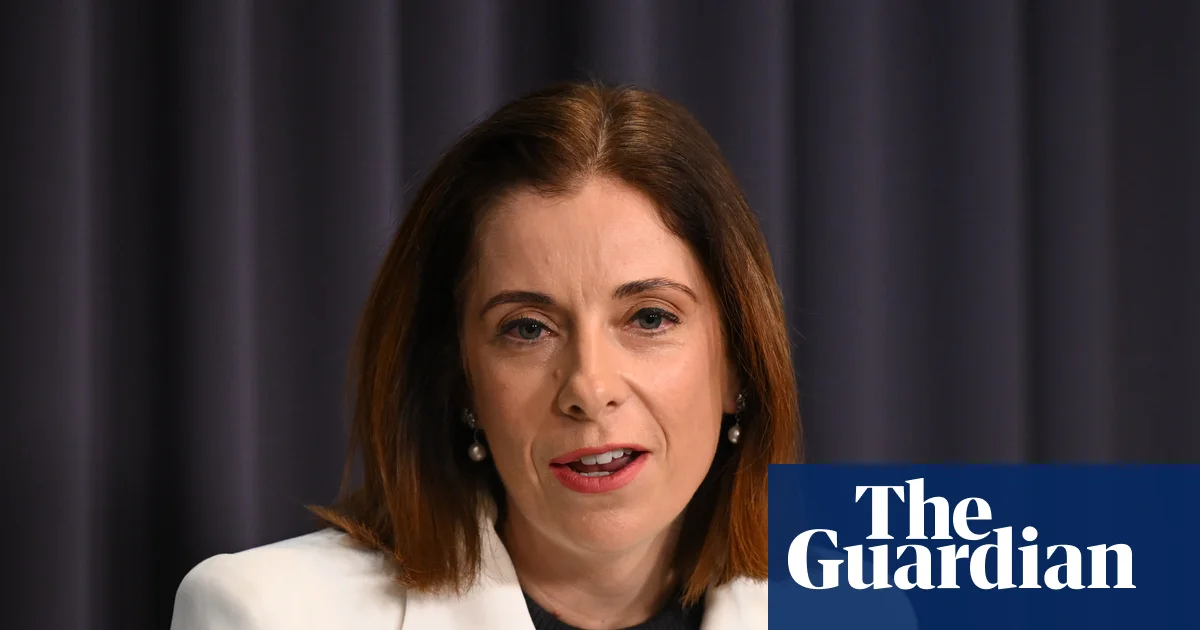 Gambling giants push back as Labor faces pressure on betting bill