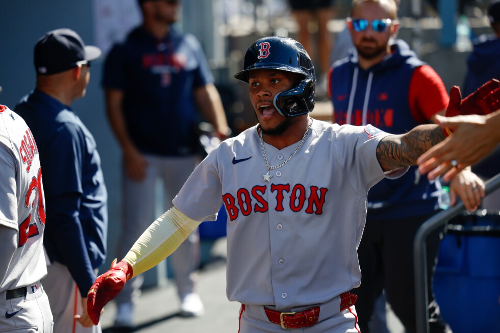 Рафаэла забивает хоум-ран в третьей игре подряд: Red Sox побеждают Dodgers со счетом 8-4