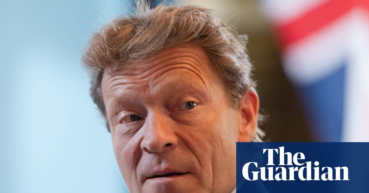 Ричарда Тайса обвинили в «грязных приемах» из-за юридической угрозы The Guardian