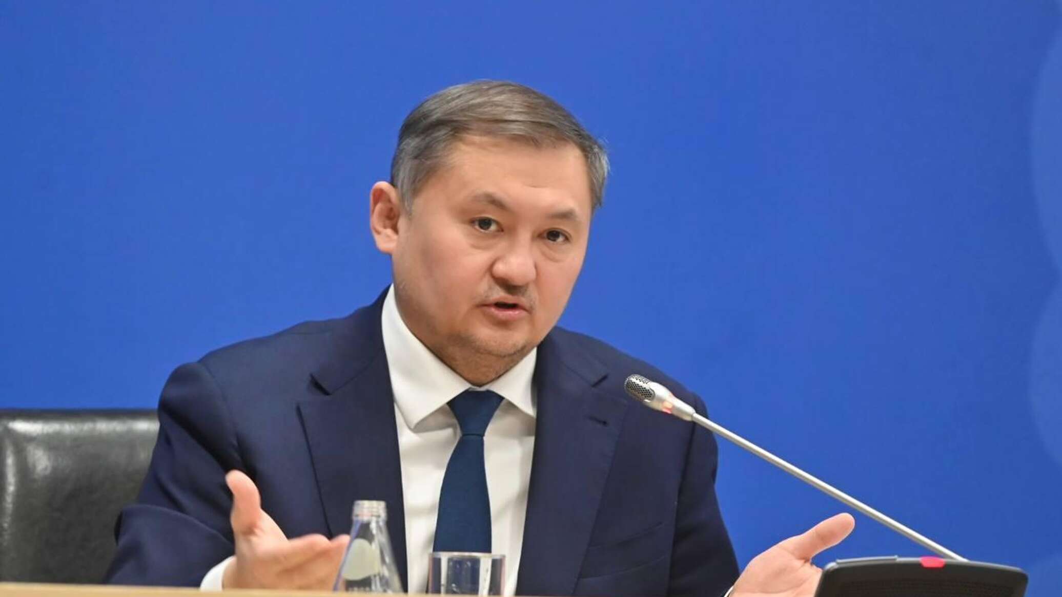 Саясат Нурбек обратился к абитуриентам, не прошедшим на грант