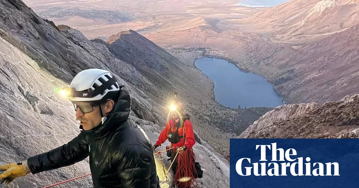 Volunteers rescue climber stuck on 10,000ft ledge in Sierra Nevada