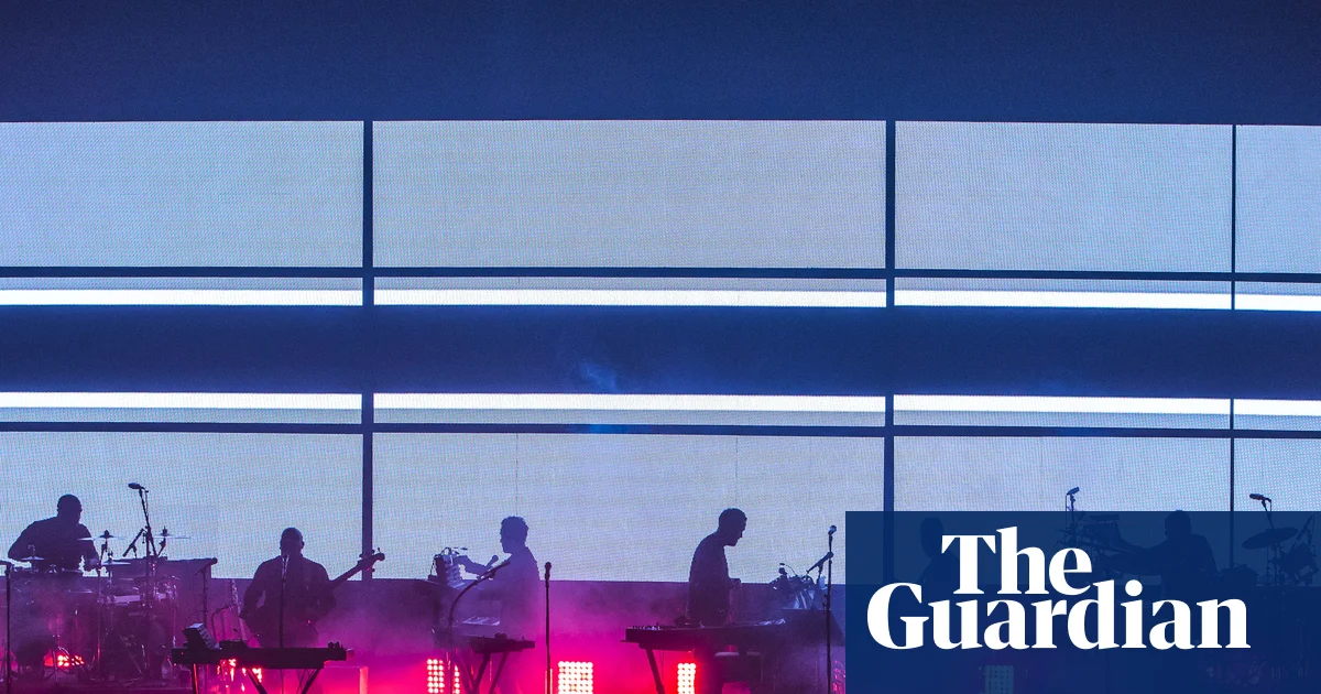 Singapore bans Massive Attack for showing Palestinian flag, breaching ban on foreign emblems