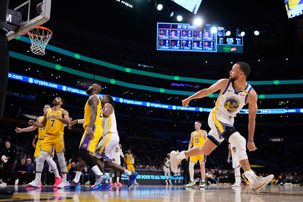 Stephen Curry to finish career with Warriors, GM says