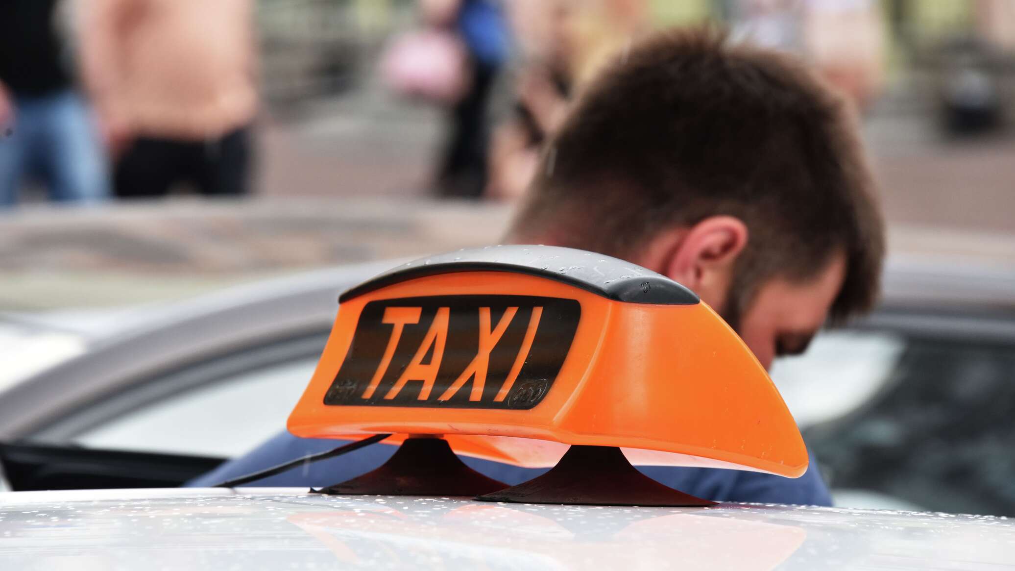Taxi driver fined 86,000 tenge for insulting passenger