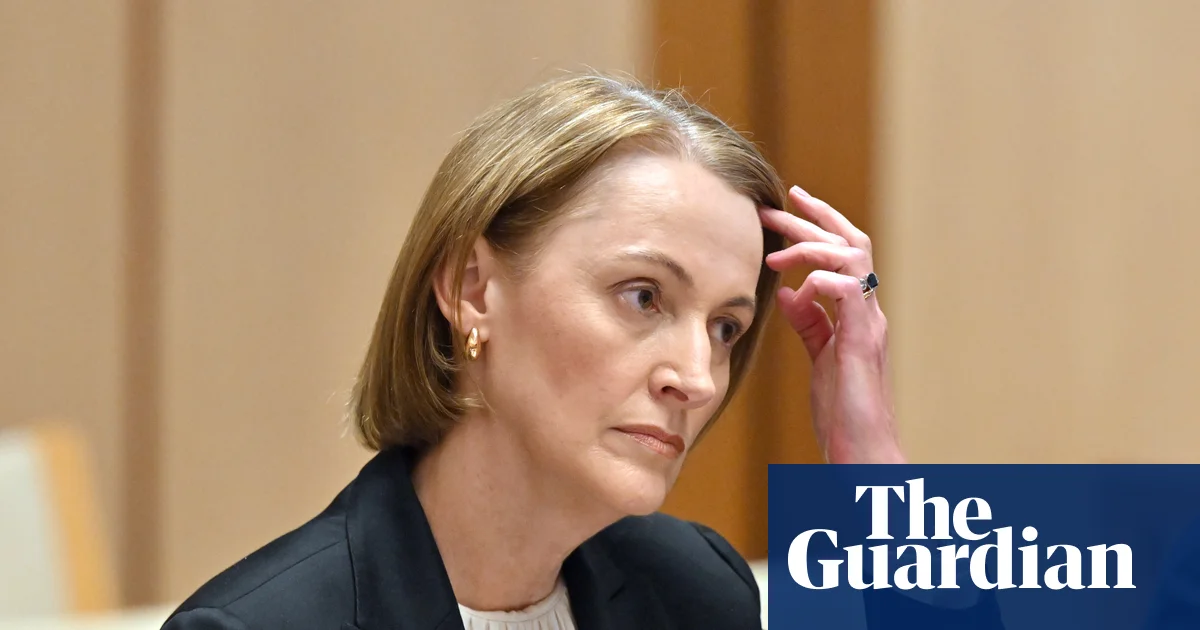 Telstra бас директорының жалақысы $700 мыңға өсіп, $6,8 млн болды