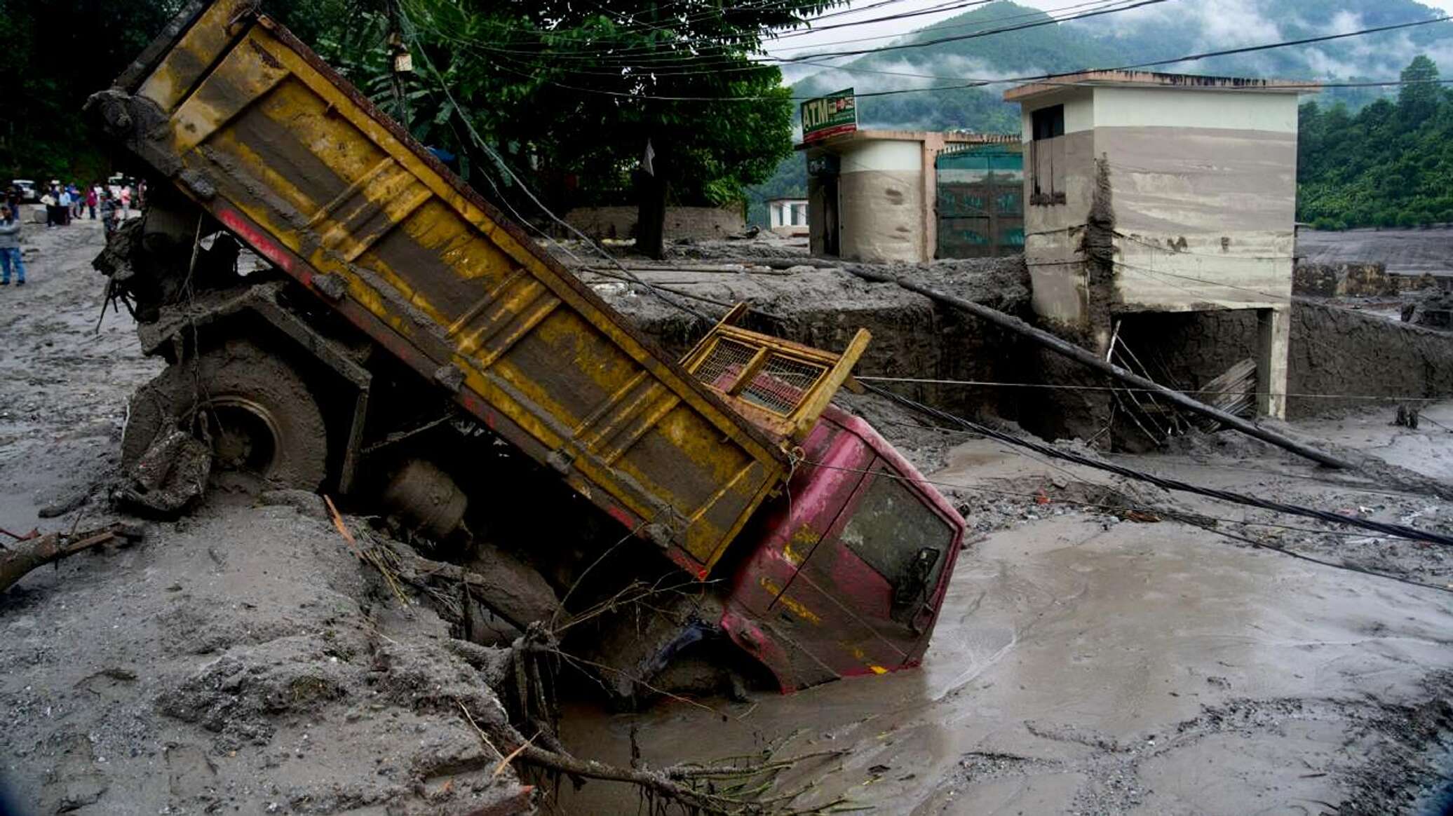 Tokayev offers condolences to Xi Jinping over Xizang mudslide