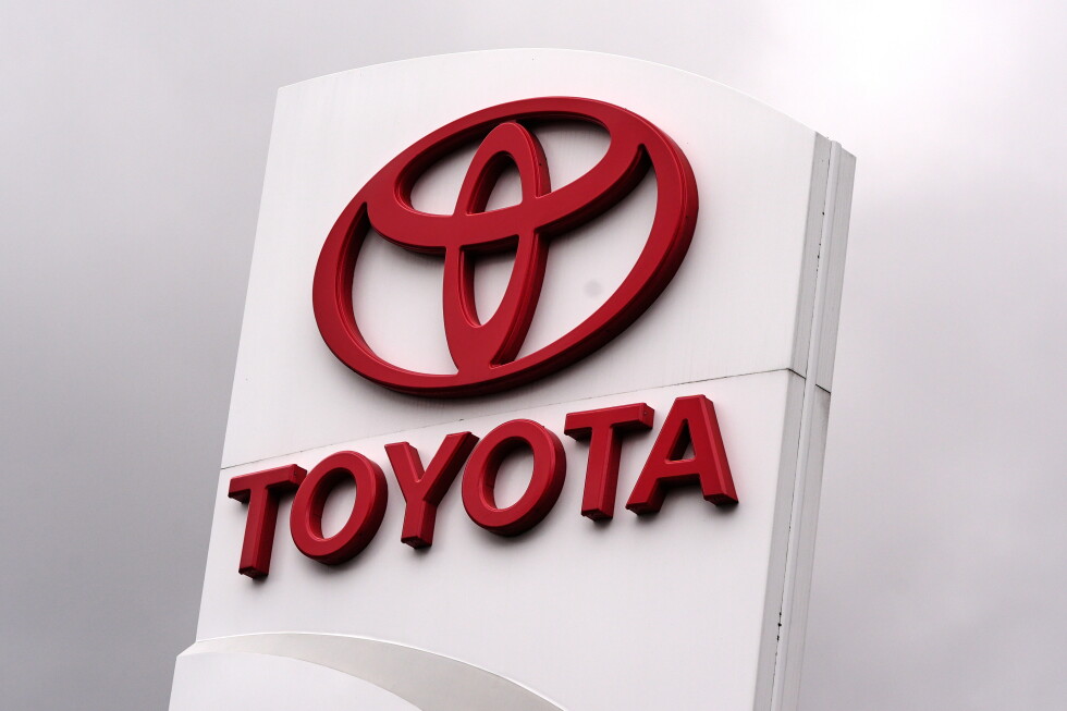 Toyota отзывает 655 тыс. Camry из-за ошибки дисплея