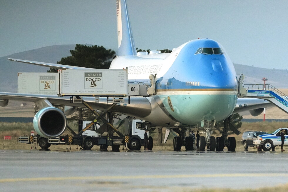 Trump used elaborate ruse to fly out of Turkey