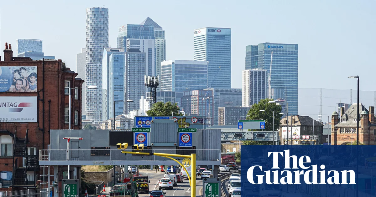 UK economic growth slows as Iran war drives up energy prices