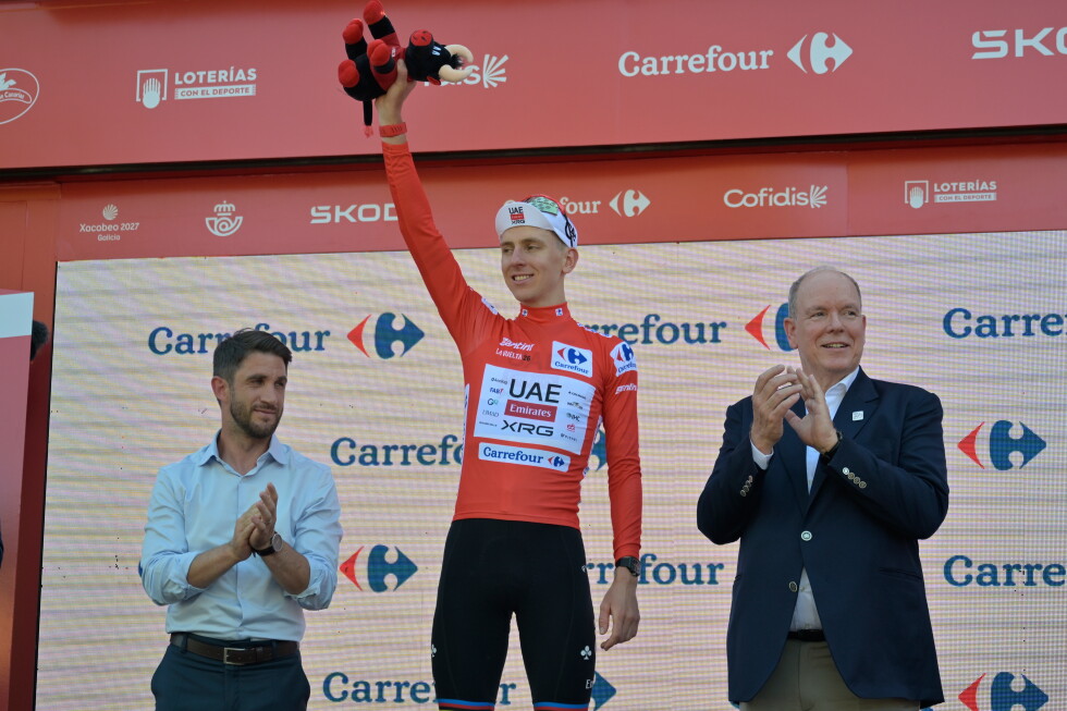 Vuelta: Tadej Pogacar withdraws after crash on Stage 8