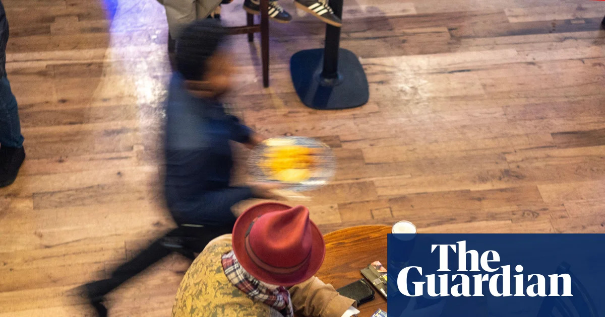 Wetherspoons клиенттері қатты телефон қоңырауларына тыйым салуды құптайды