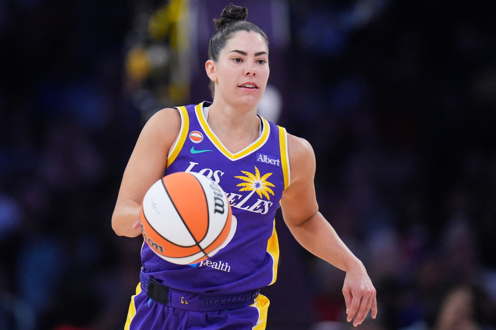 WNBA: «Лос-Анджелес Спаркс» обменяла Келси Плам в «Финикс Меркури»
