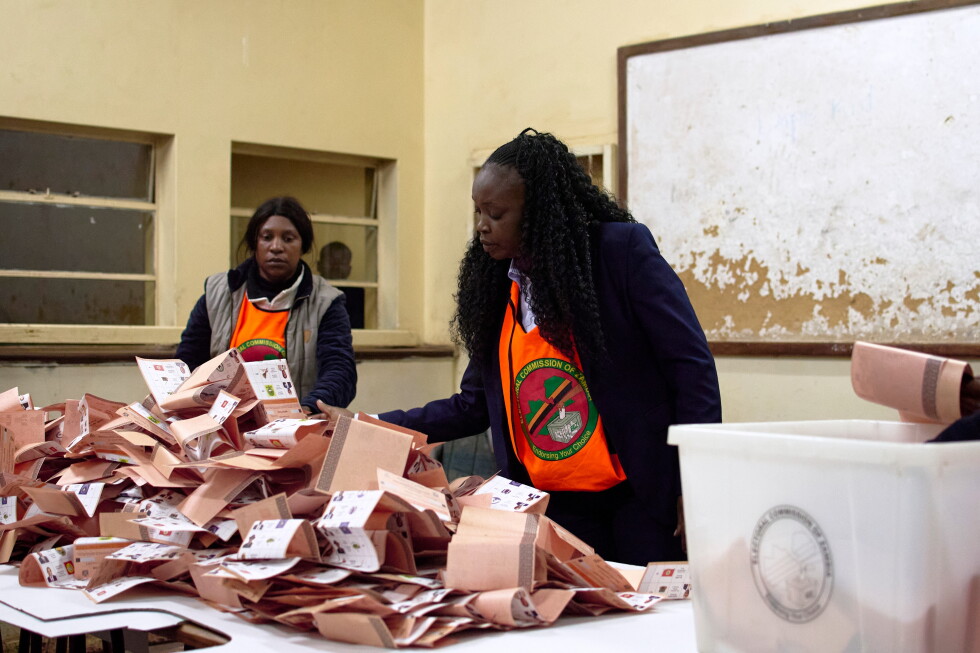 Zambia suspends vote counting amid reports of violence and theft of ballot papers