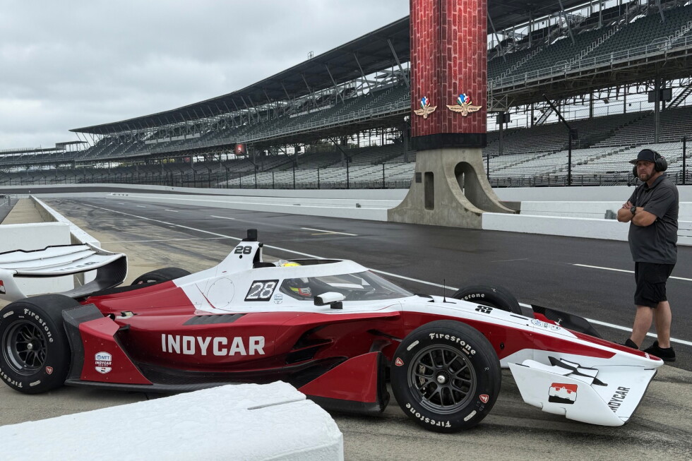 Новый IndyCar IR-28: Палау и Росси в восторге после первых тестов