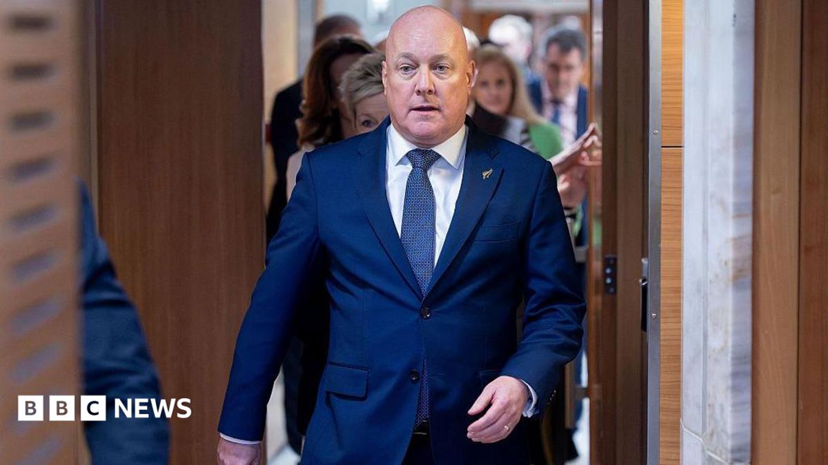 Премьер-министр Новой Зеландии пережил второй вотум доверия перед выборами