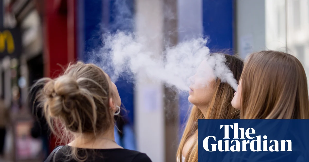 Young vapers at risk of breathing problems and becoming smokers