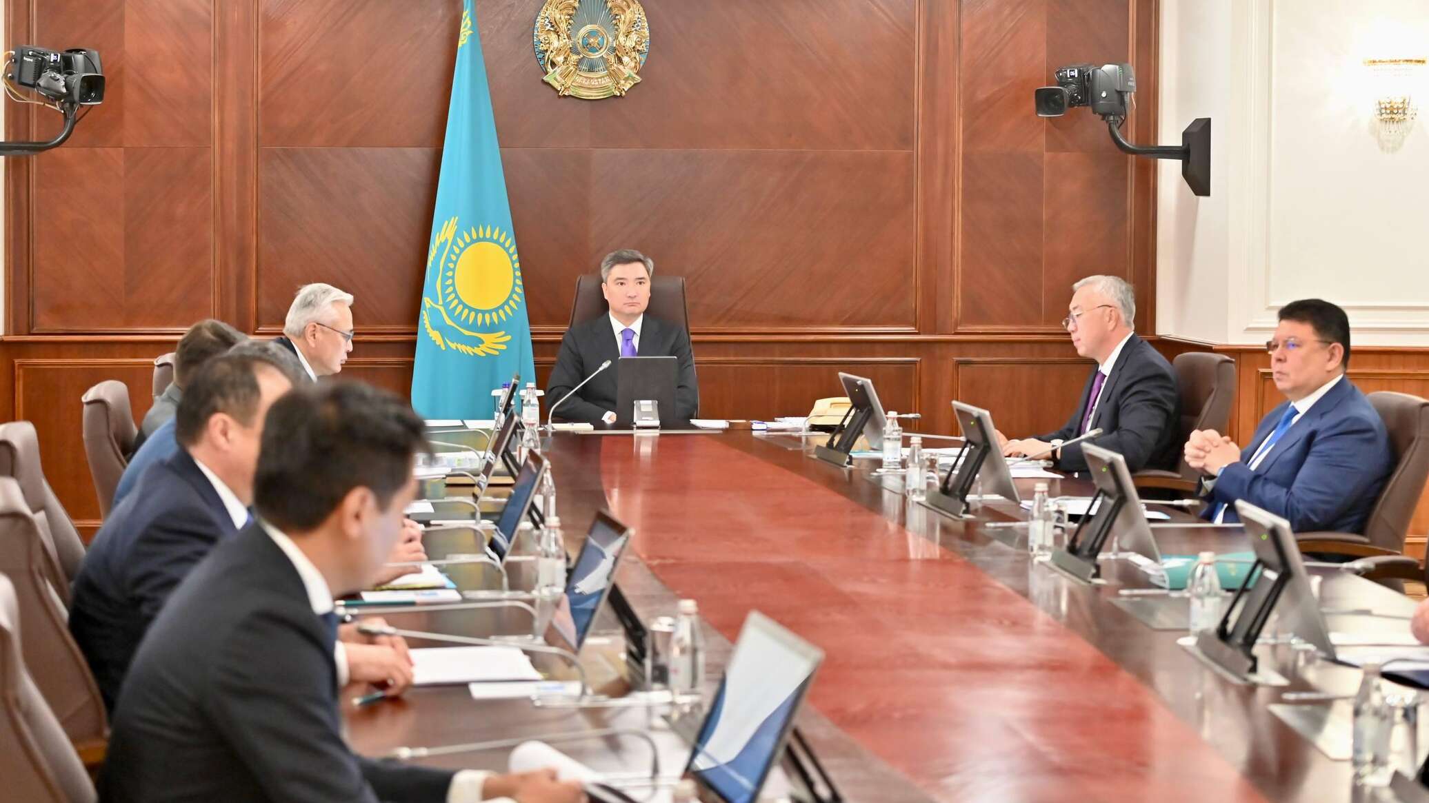 Bektenov issues strict warning to KazAvtoZhol head