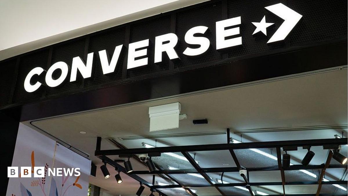 Converse удалил рекламу, напоминающую символику Ку-клукс-клана