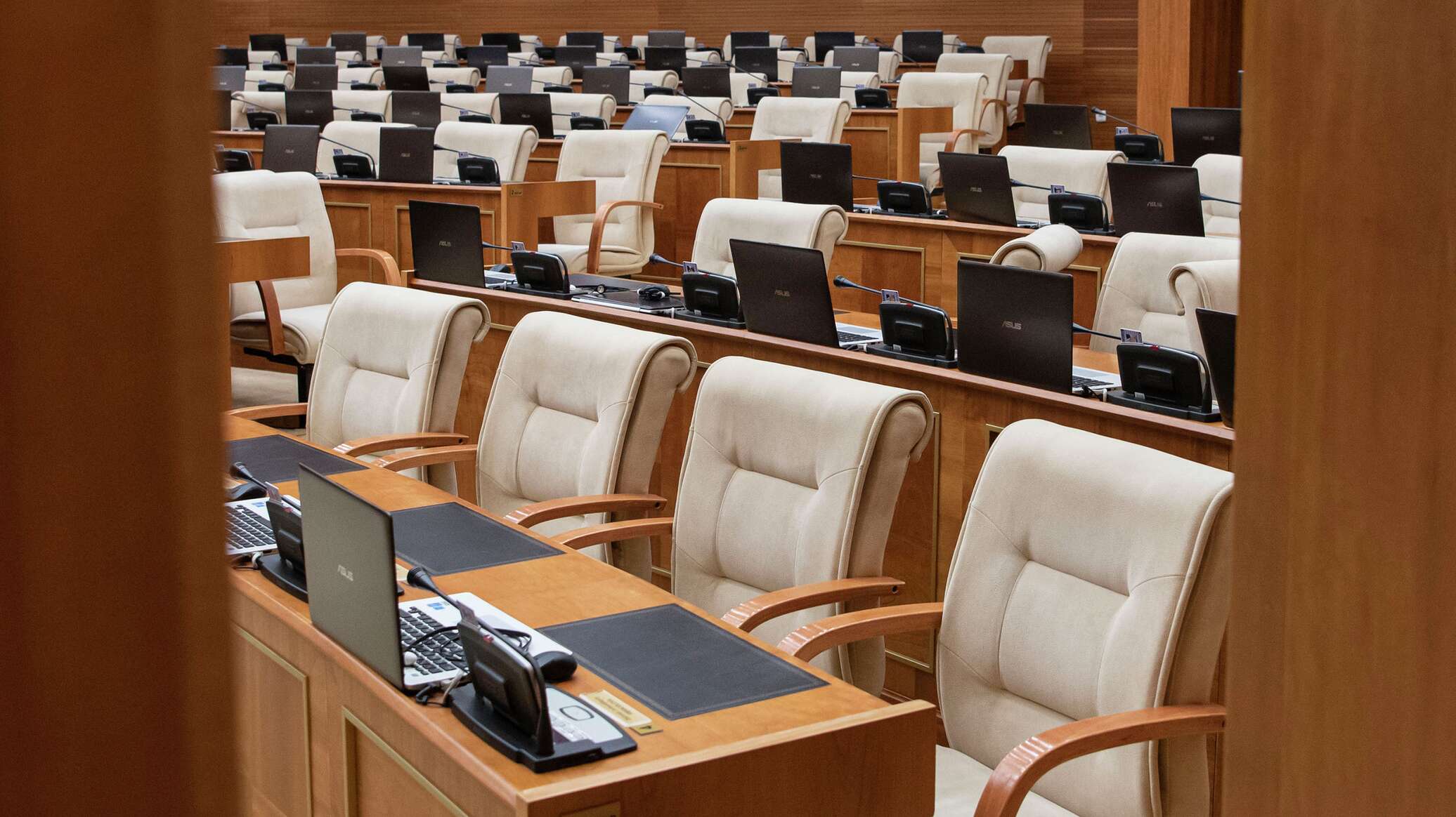 Deputy Nurbakyt Tenizbayev sends government inquiry on gasification of two regions
