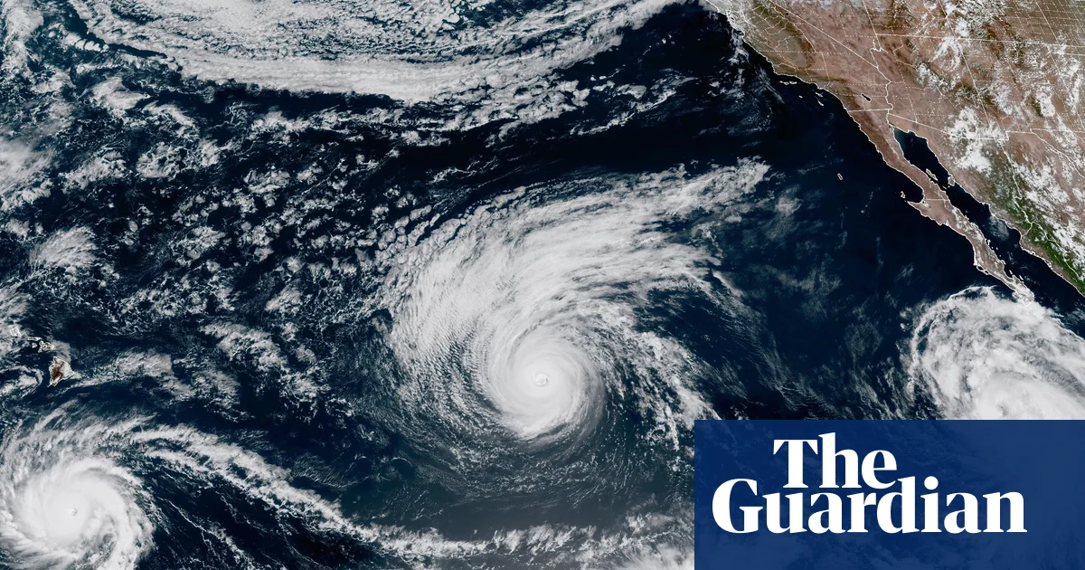 Hawaii declares state of emergency as Hurricane Lowell approaches islands