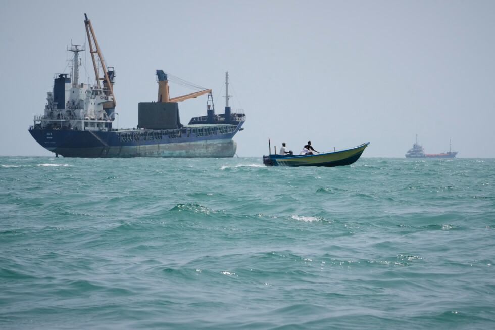 Iran claims it hit US ship, US denies
