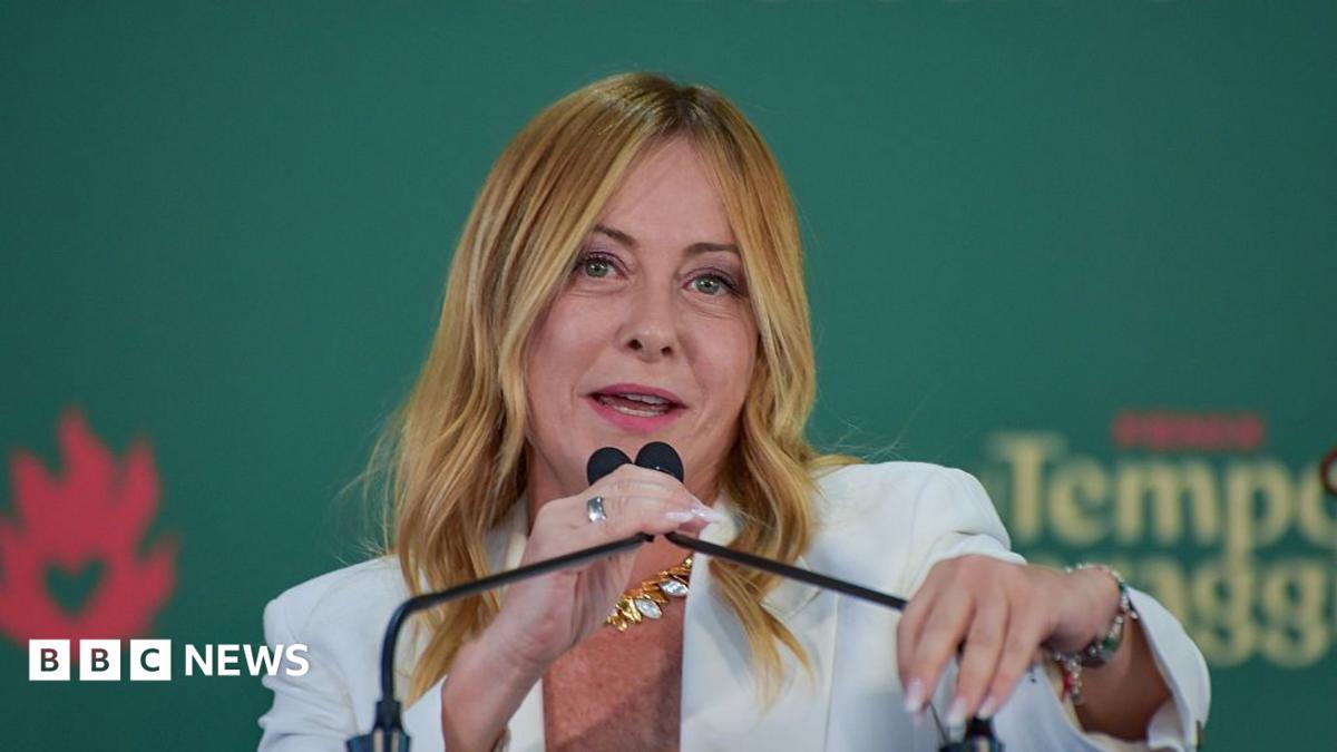 Италия запретила бурку и никаб в школах
