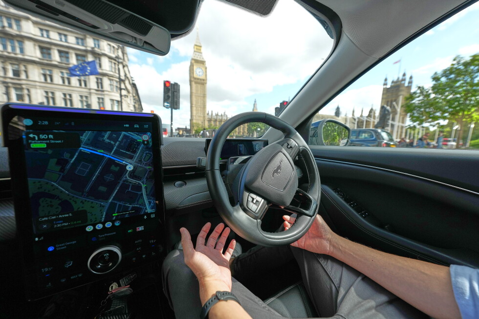 Uber launches robotaxi service on London's busy streets