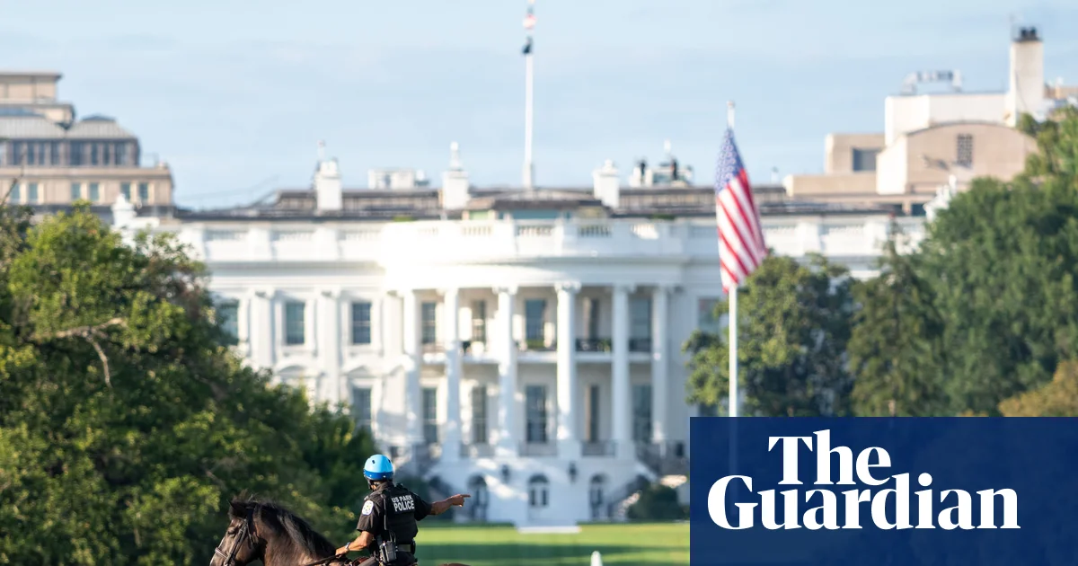MS Now: Трамптың медианы шектеуінен кейін ақпарат құралдарының тілшілері Ақ үйге кіргізілмеді