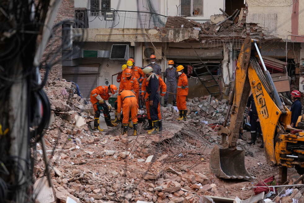 New Delhi Hostel Collapse: Rescuers Search for Survivors