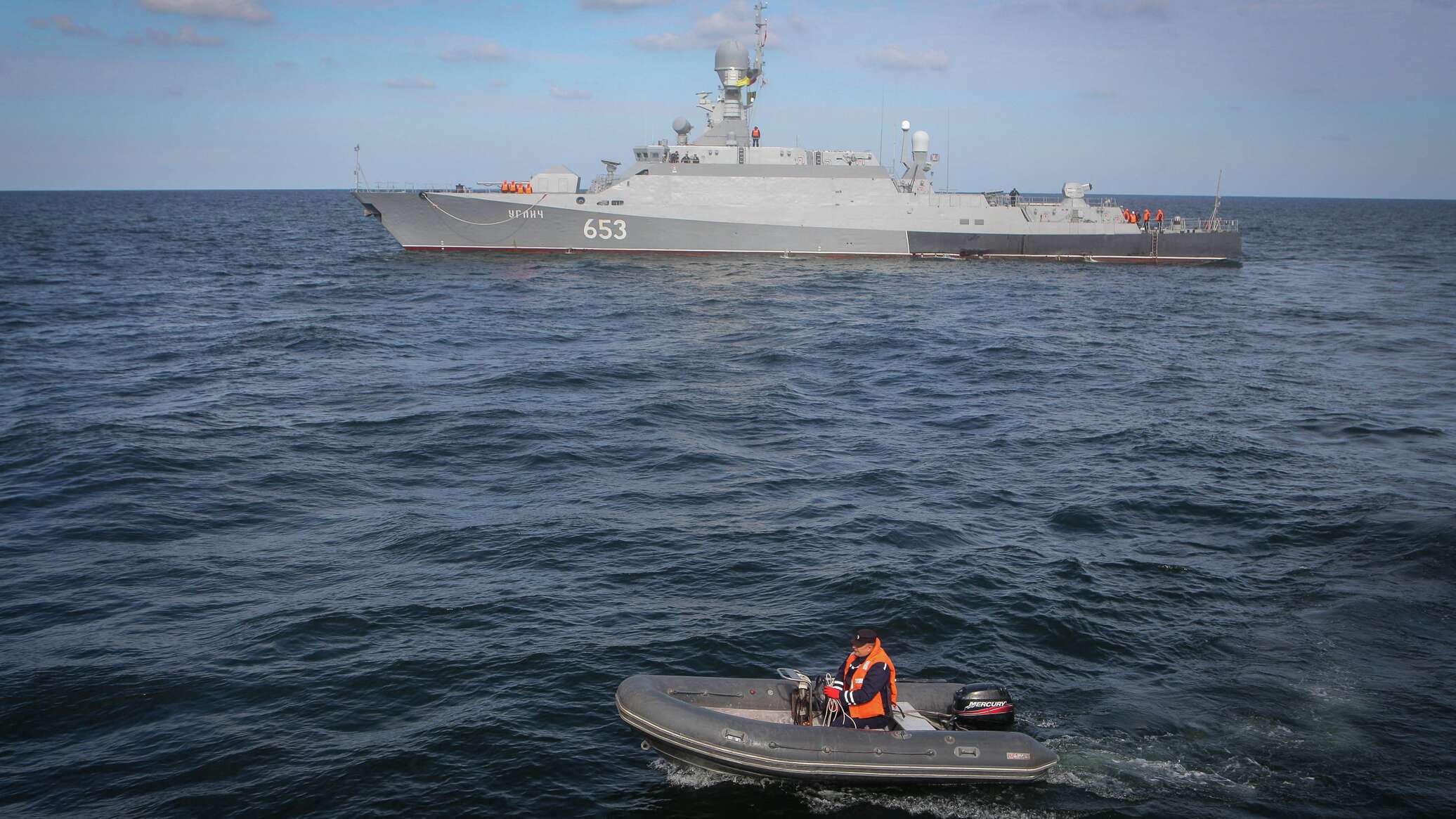 Қазақстан әскерилері Каспий теңізін миналардан тазалайды