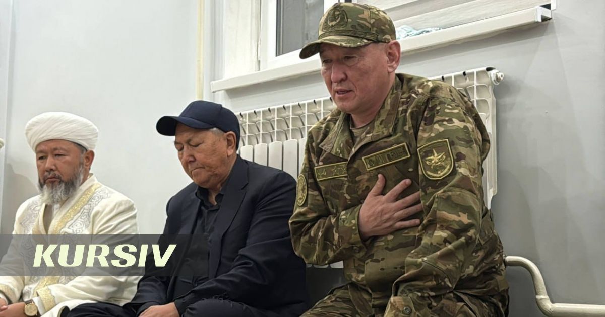Defense Minister meets families of servicemen killed on Caspian Sea