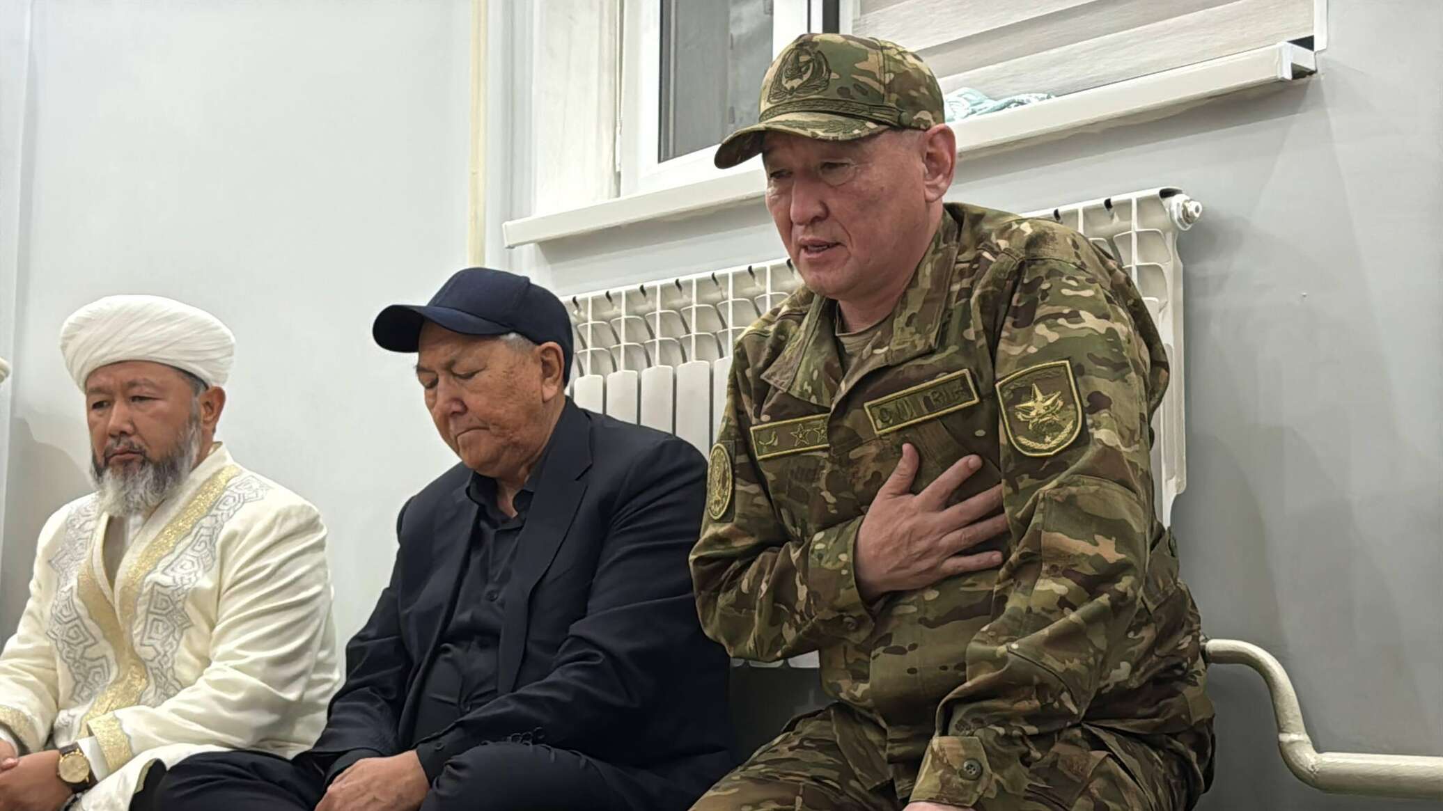 Defense Minister meets families of fallen soldiers, asks for forgiveness
