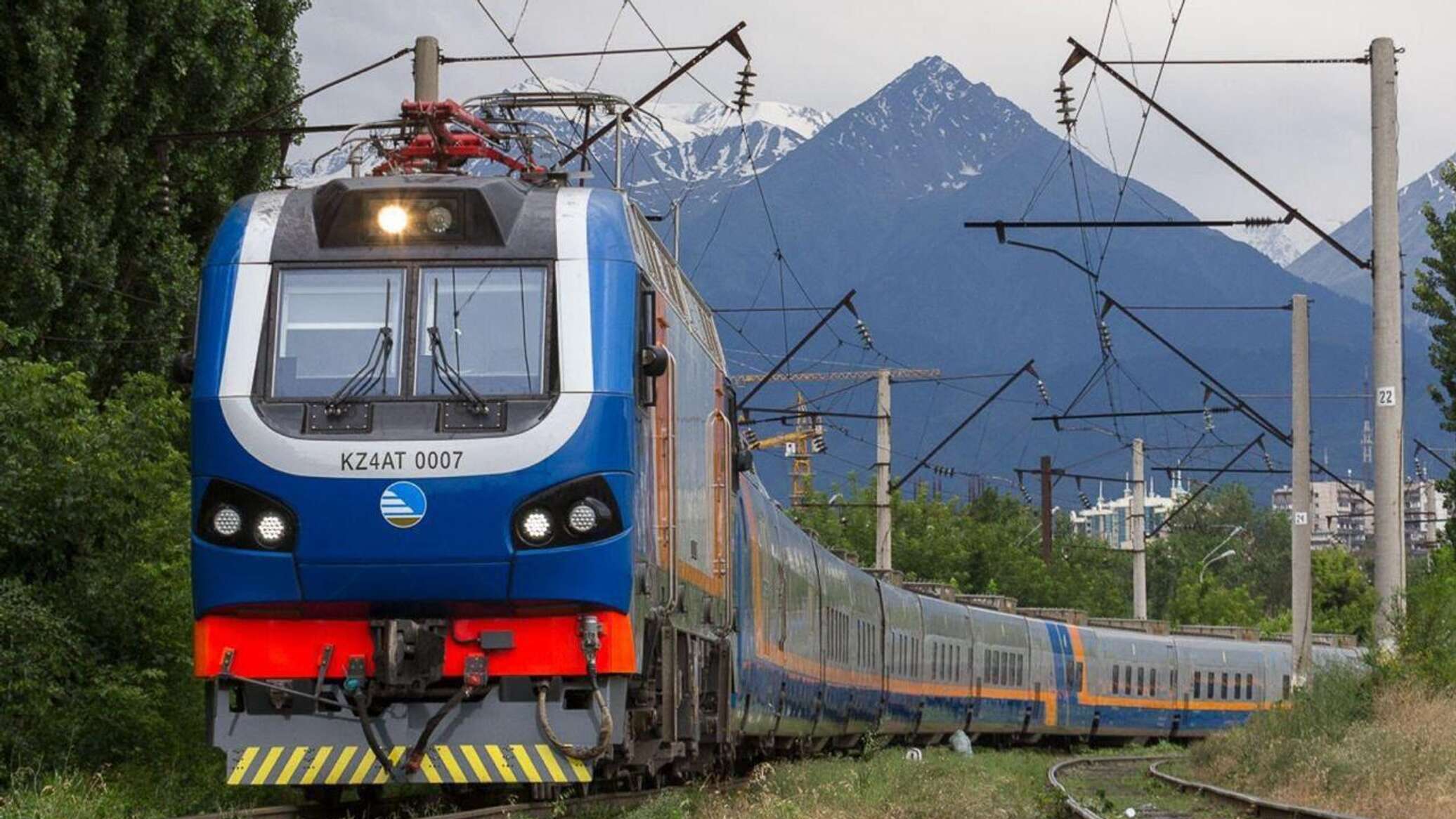 Five teenagers smash train window with stone in Shymkent