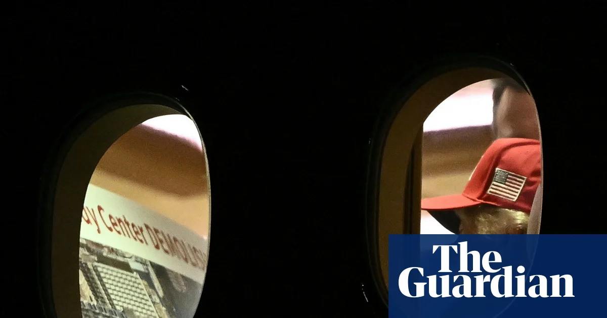 Трамптың Кеннеди орталығын қайта атау әрекеті оның болашағын қауіпке тікті