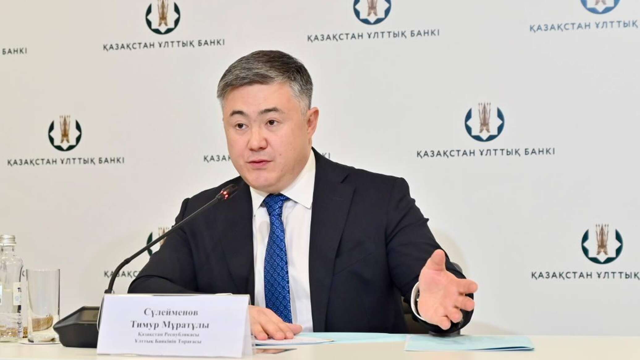 Глава Нацбанка рассказал, как проигрывают держатели долларов