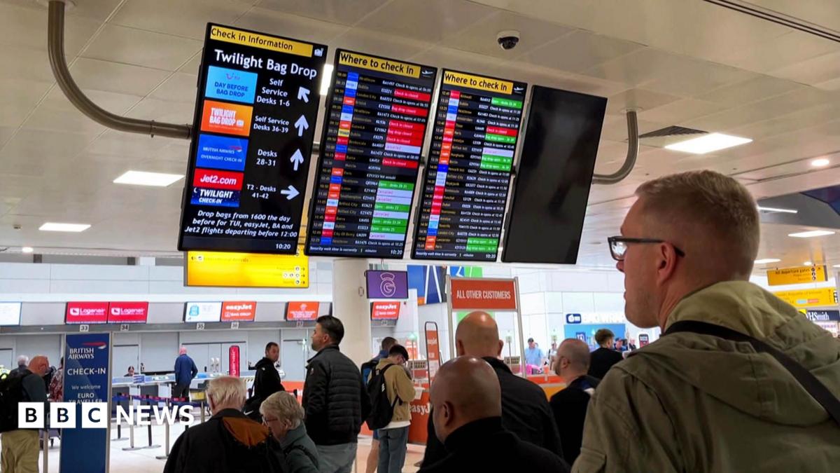 Airlines criticise UK air traffic control after second glitch causes disruption