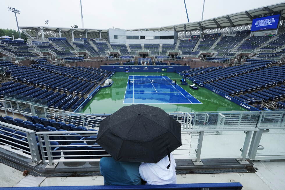 US Open: Keys and Cobolli in early action, rain delays rest