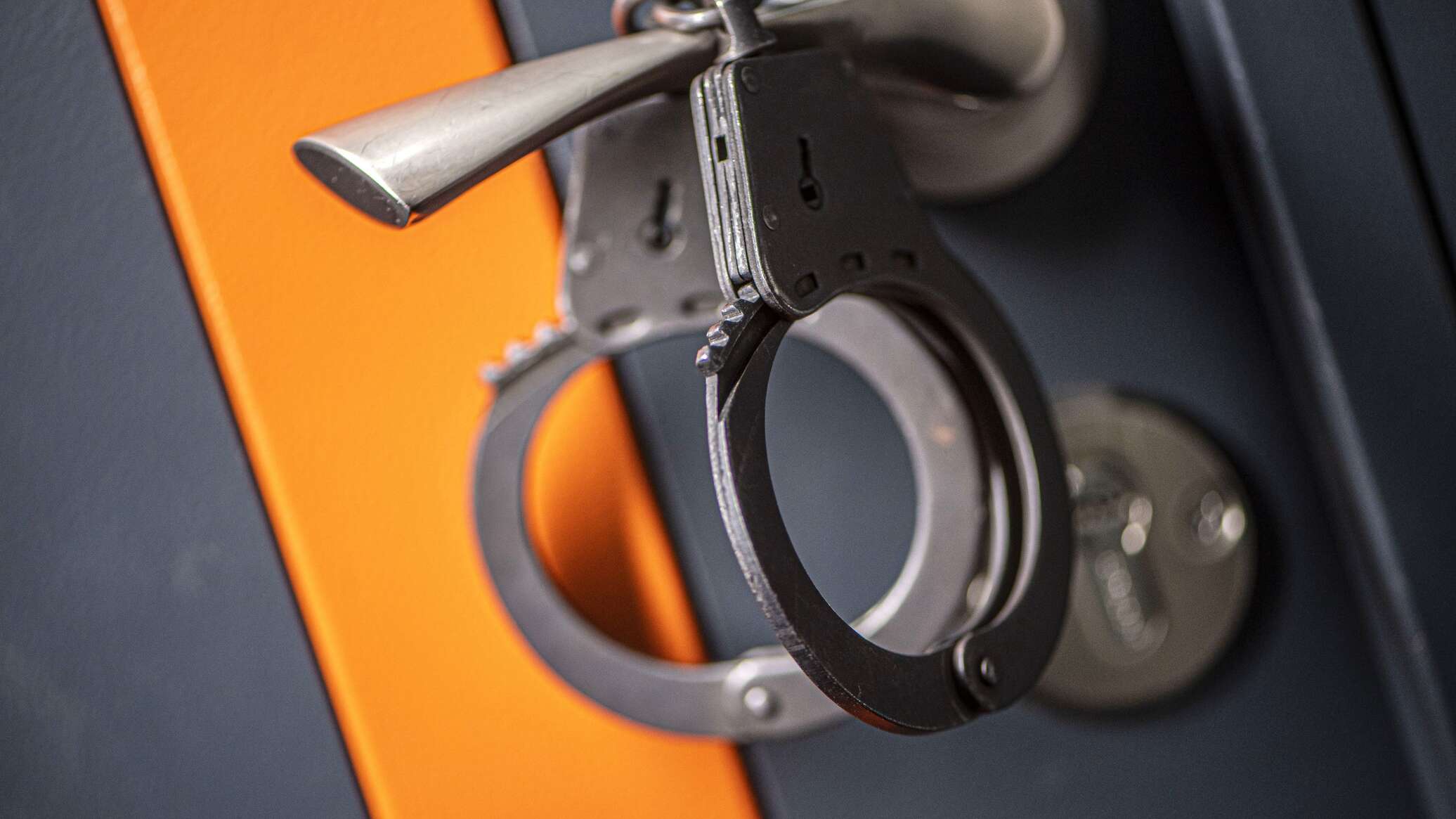Criminal group engaged in extortion detained in Zhambyl region