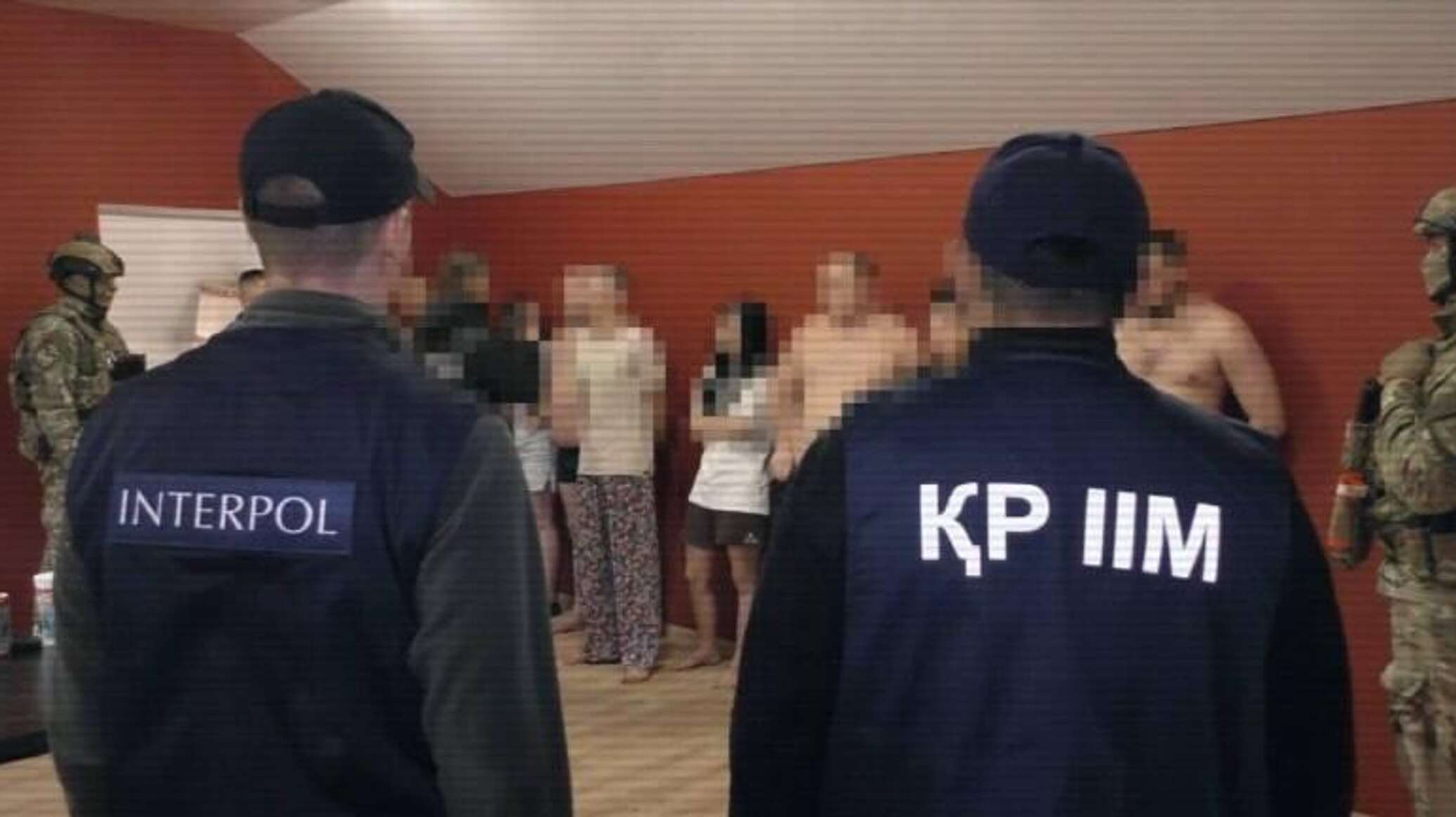 Заманивали высокой зарплатой: задержаны вовлекавшие в наркобизнес