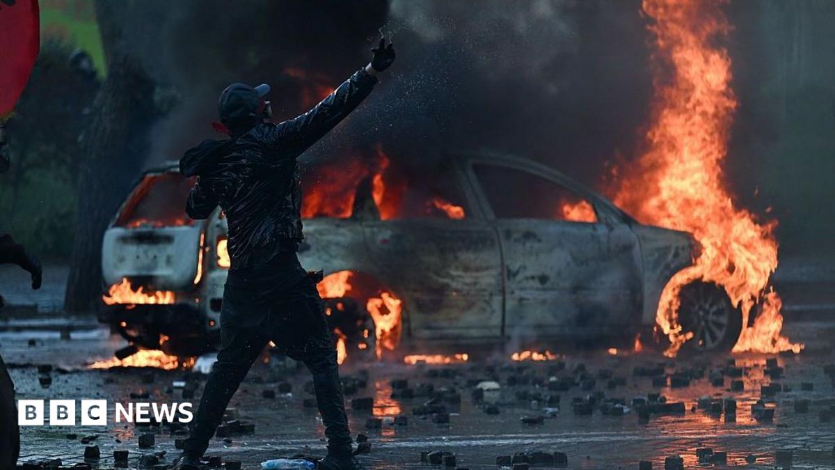 Albania protests: Clashes with police in Tirana