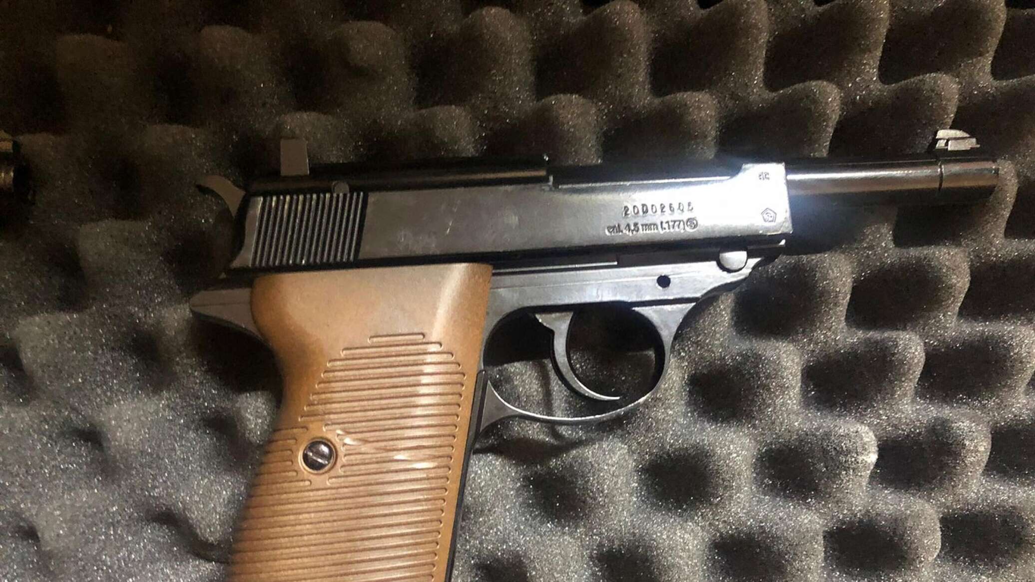 Woman with pistol detained in Almaty