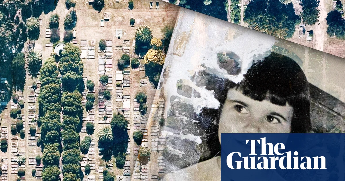 Hundreds of Australians, including war veterans, buried in unmarked communal graves