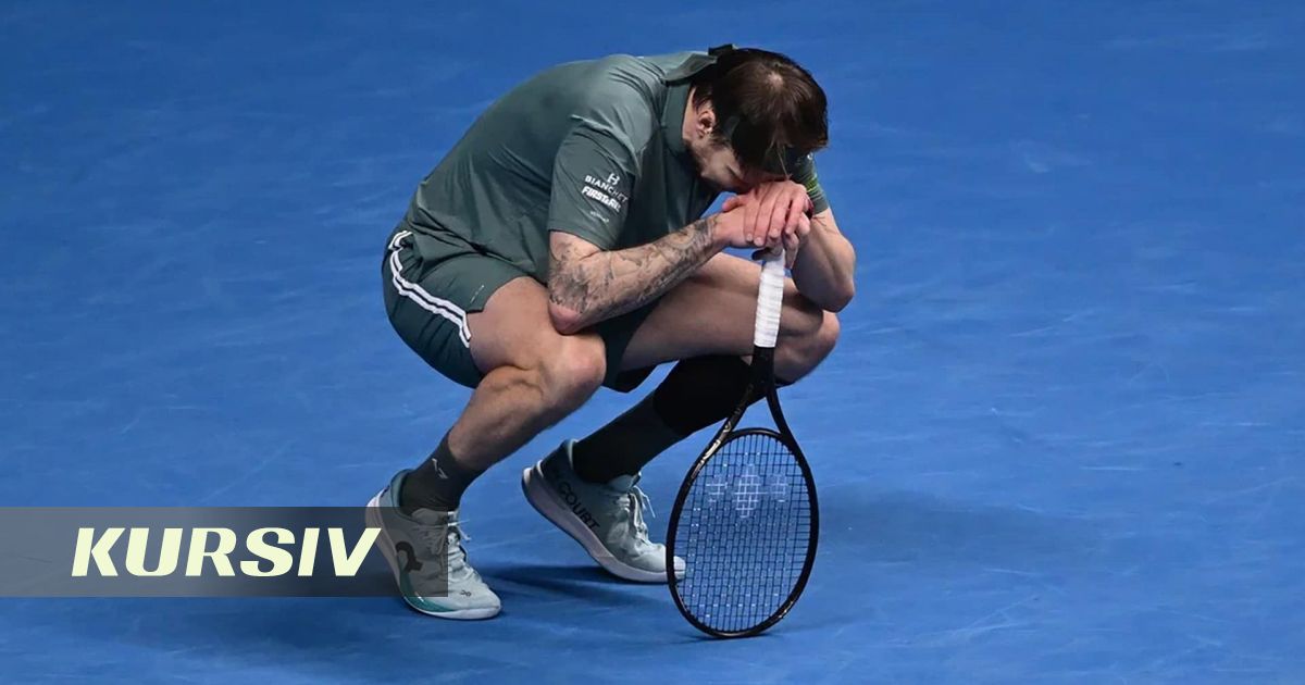 Бублик снялся с полуфинала Almaty Open-2026, проиграв сет Медведеву