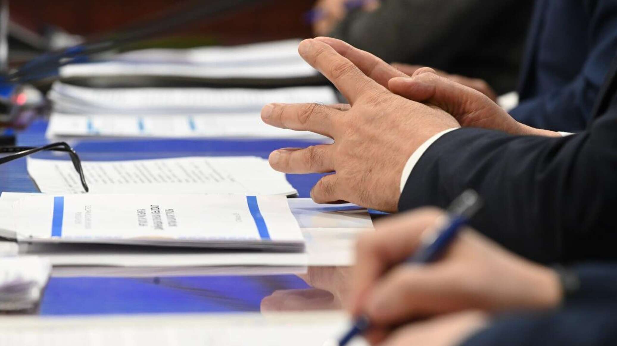 Депутаттар мен үкімет мүшелерінің жалақысы қашан көтеріледі