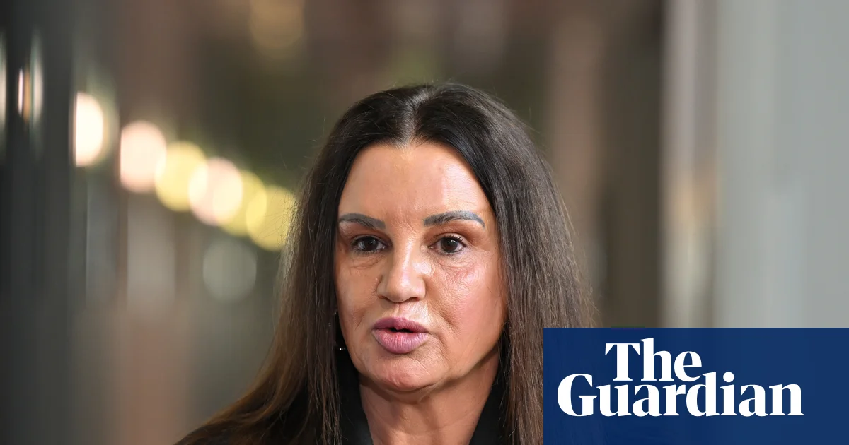 Jacqui Lambie condemns One Nation cartoon mocking her vaginal prolapse struggle