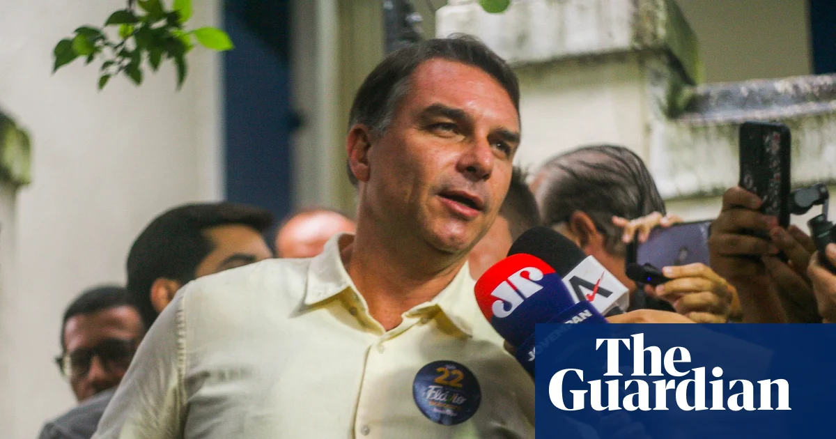 Flávio Bolsonaro rumoured to have fled Brazil after election loss