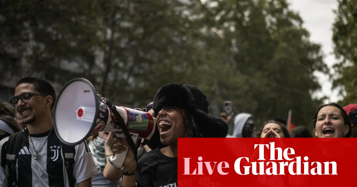 Францияда мектеп оқушыларының наразылығы жалғасуда: министр кездесуге шақырды