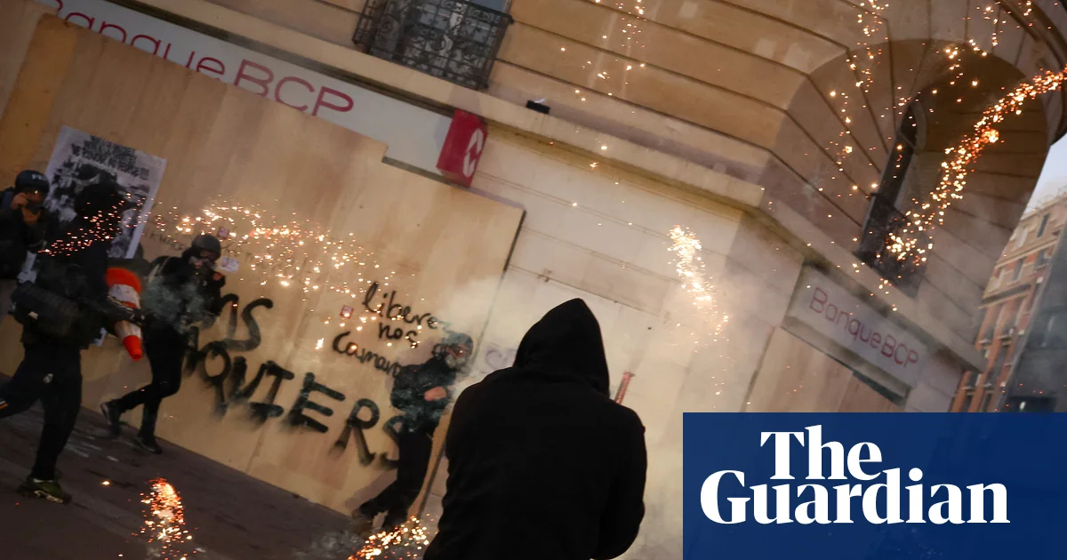France protests: clashes with police in Paris and Marseille